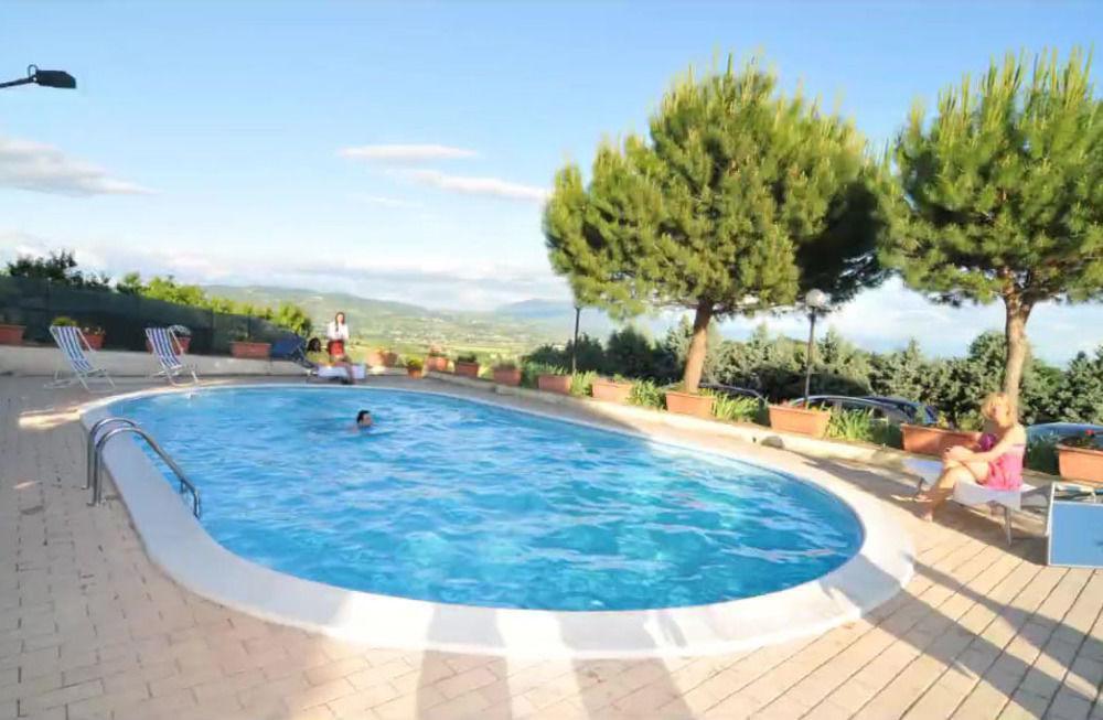 Agriturismo La Ginestrella Civitella D'Arna Exterior foto